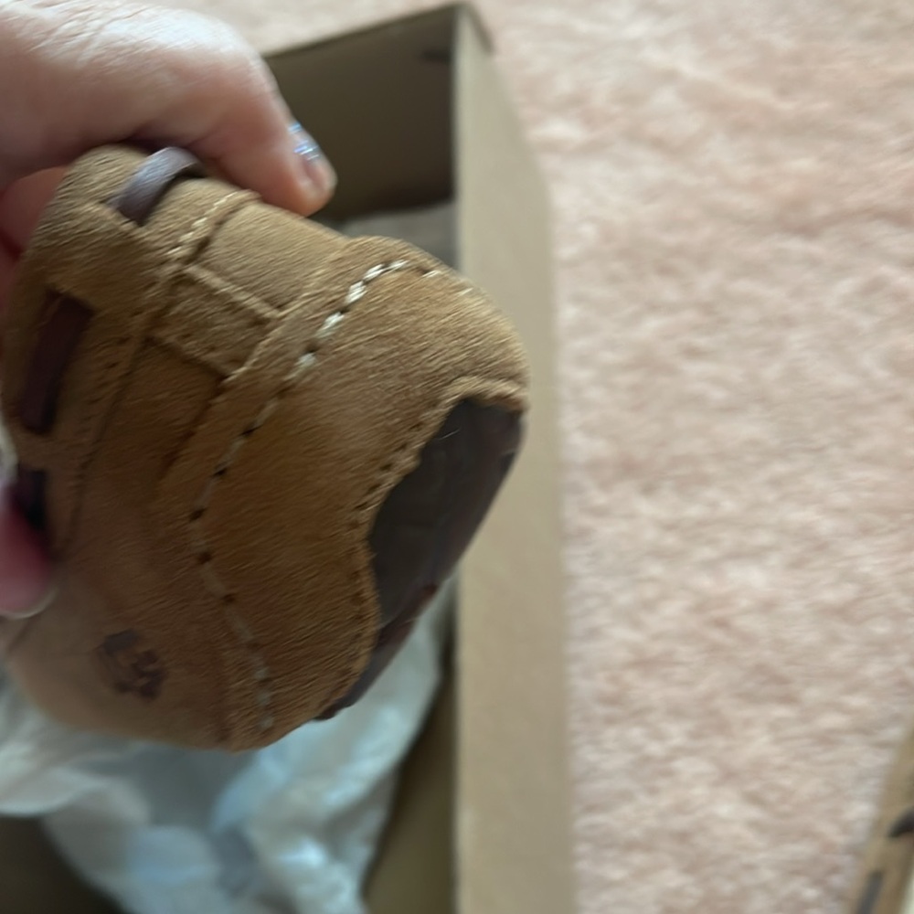 UGG women’s  Brown Suede Loafers - Picture 9 of 17